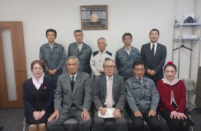 永年勤続表彰の表彰式を執り行いました。