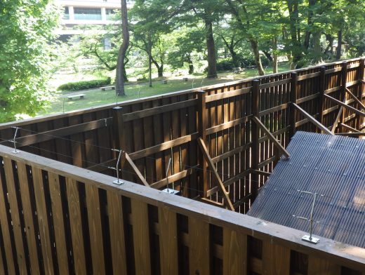 富山城址公園内 目隠し塀 防鳥工事